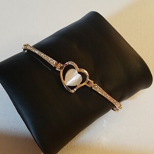 Rhinestone Pearl Gold Tone Heart Bracelet 9"